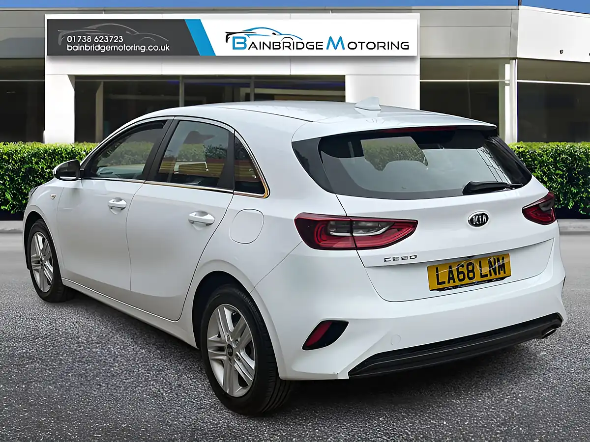Used 2019 Kia Ceed 2 White - Interior and Exterior details 5