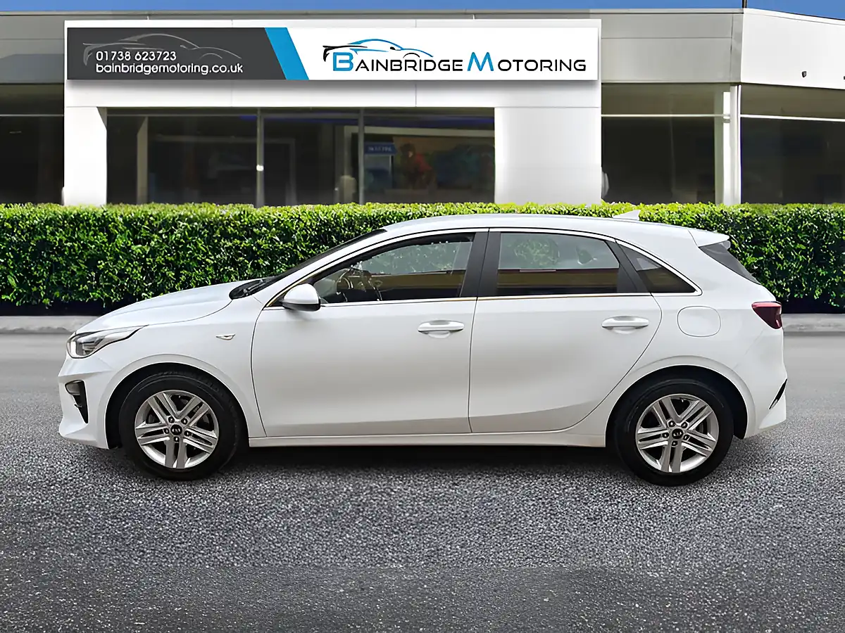 Used 2019 Kia Ceed 2 White - Interior and Exterior details 6