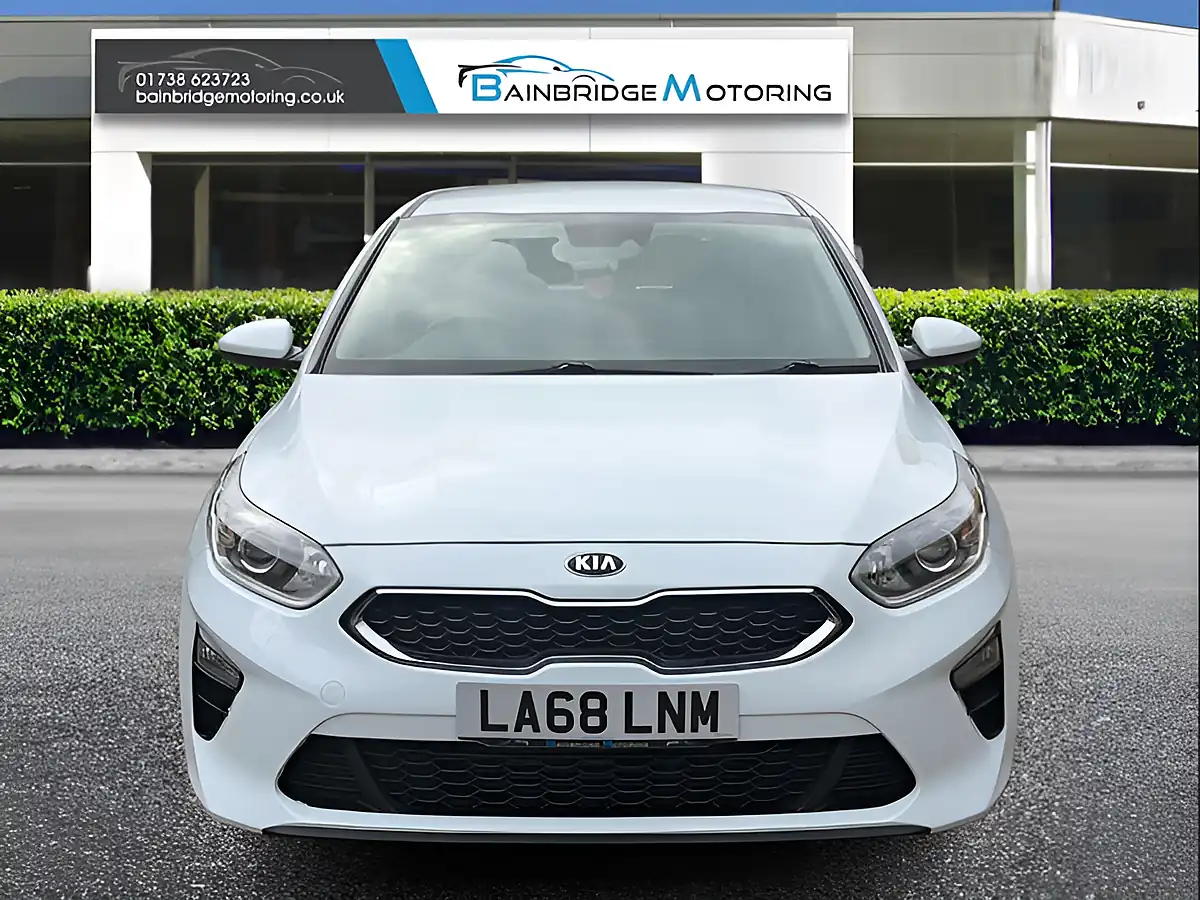 Used 2019 Kia Ceed 2 White - Interior and Exterior details 8