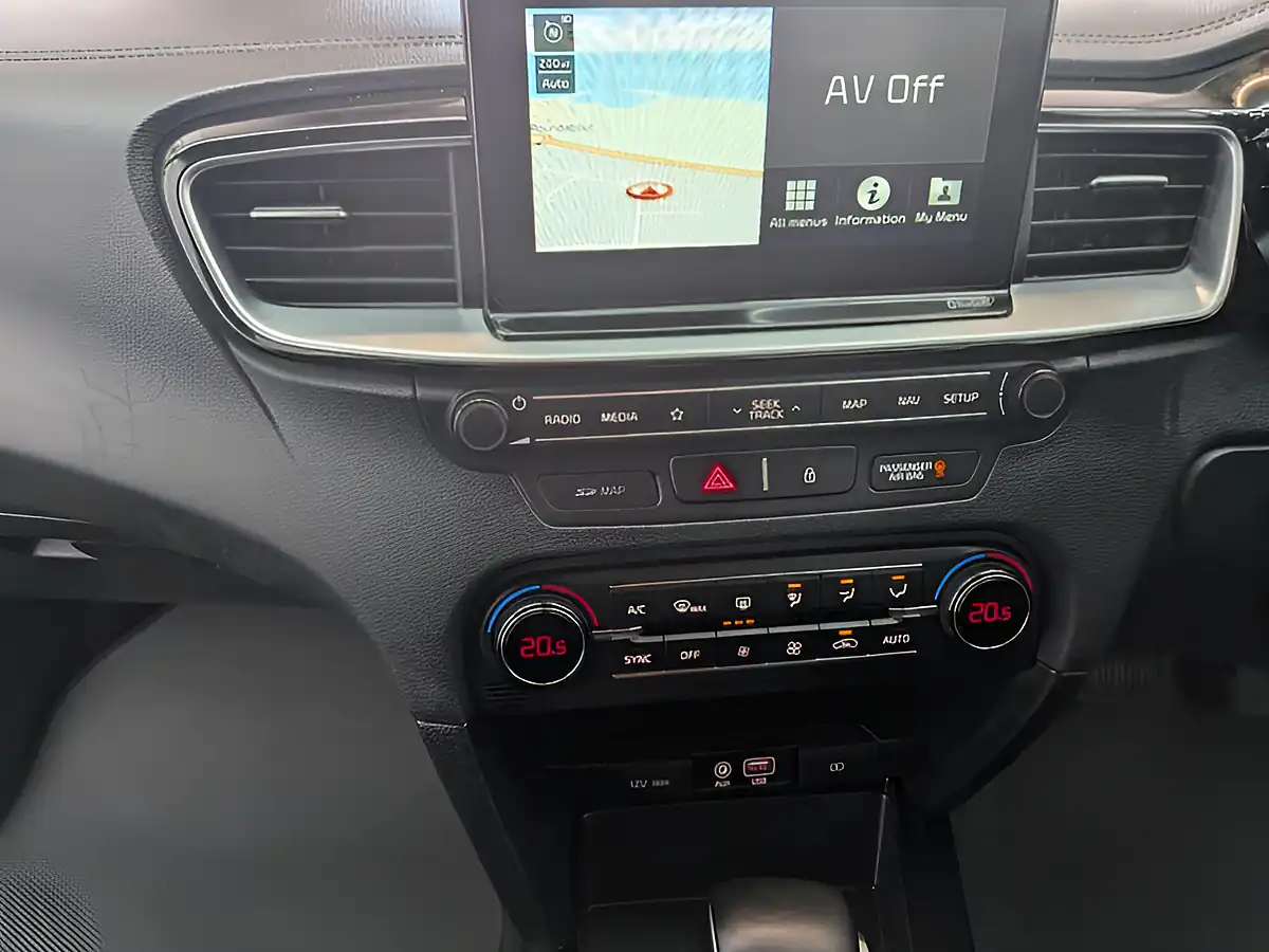 Used 2019 Kia Ceed 3 Black - Interior and Exterior details 13