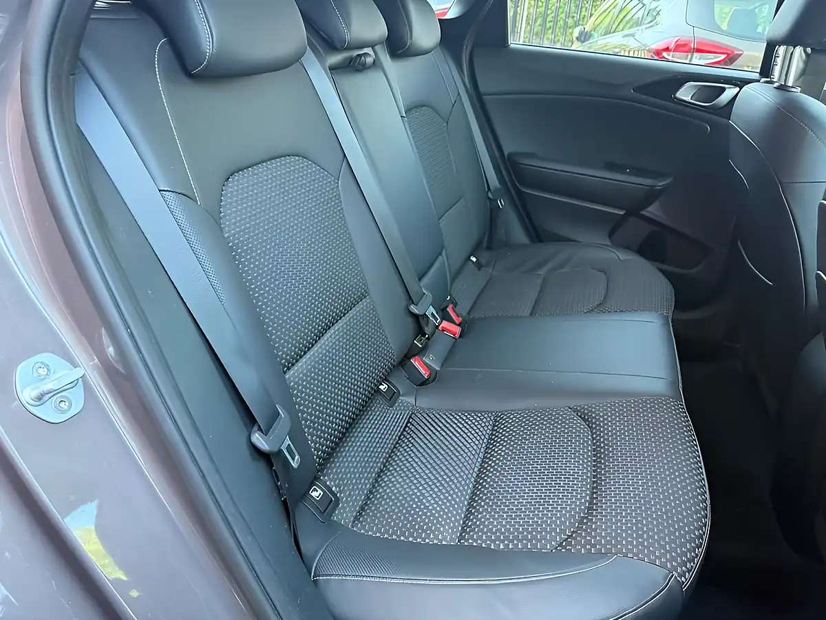 Used 2019 Kia Ceed 3 Brown - Interior and Exterior details 18
