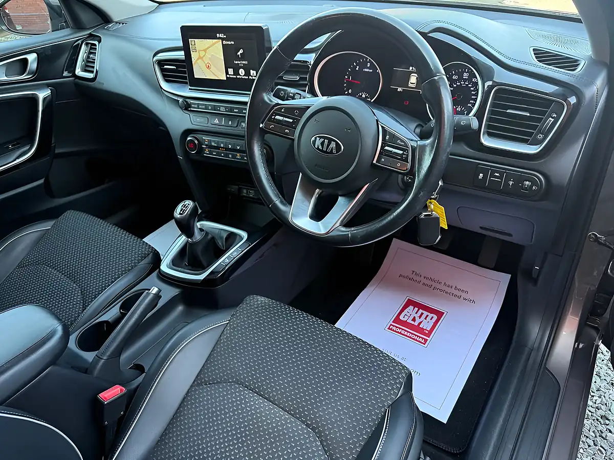 Used 2019 Kia Ceed 3 Brown - Interior and Exterior details 7
