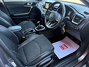 Used 2019 Kia Ceed 3 Brown - Interior and Exterior details 8