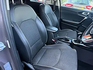 Used 2019 Kia Ceed 3 Brown - Interior and Exterior details 9