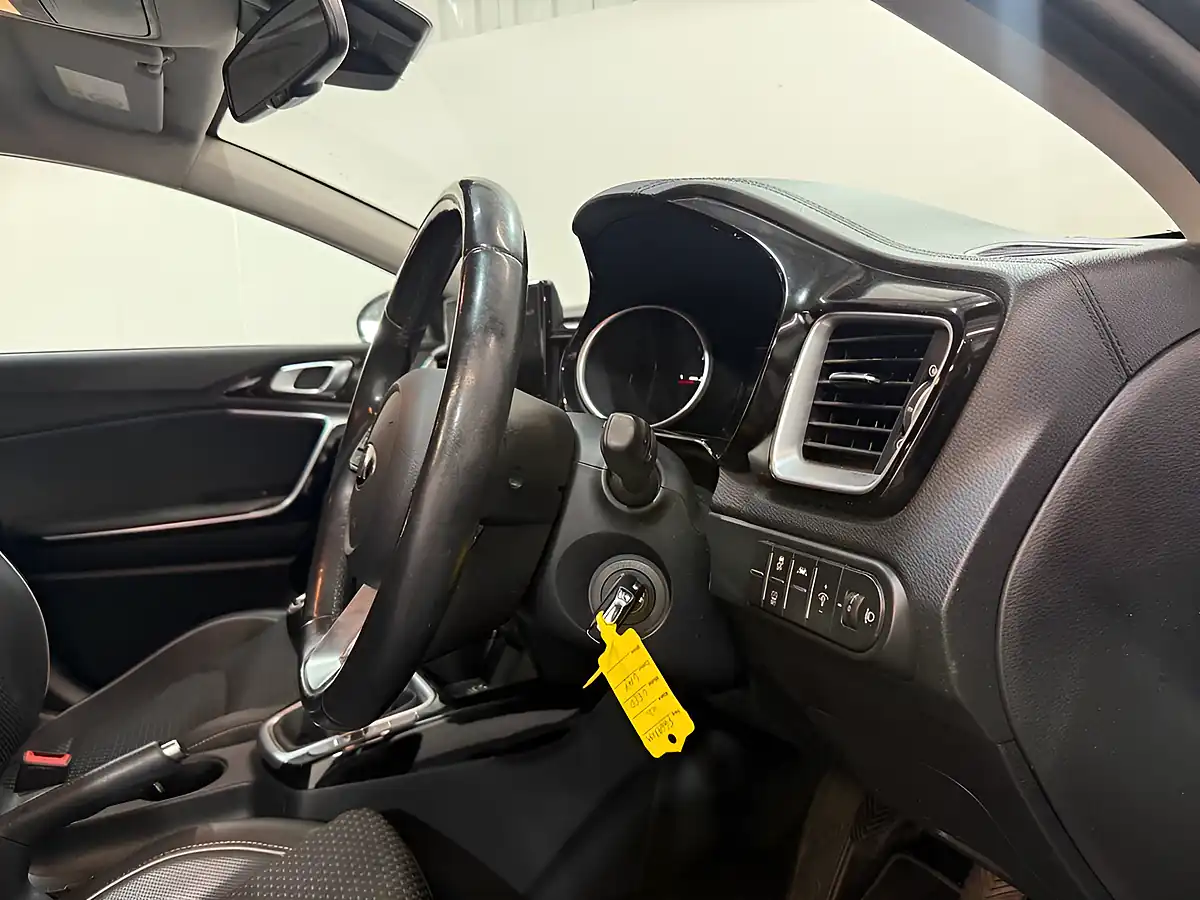 Used 2019 Kia Ceed 3 Grey - Interior and Exterior details 10