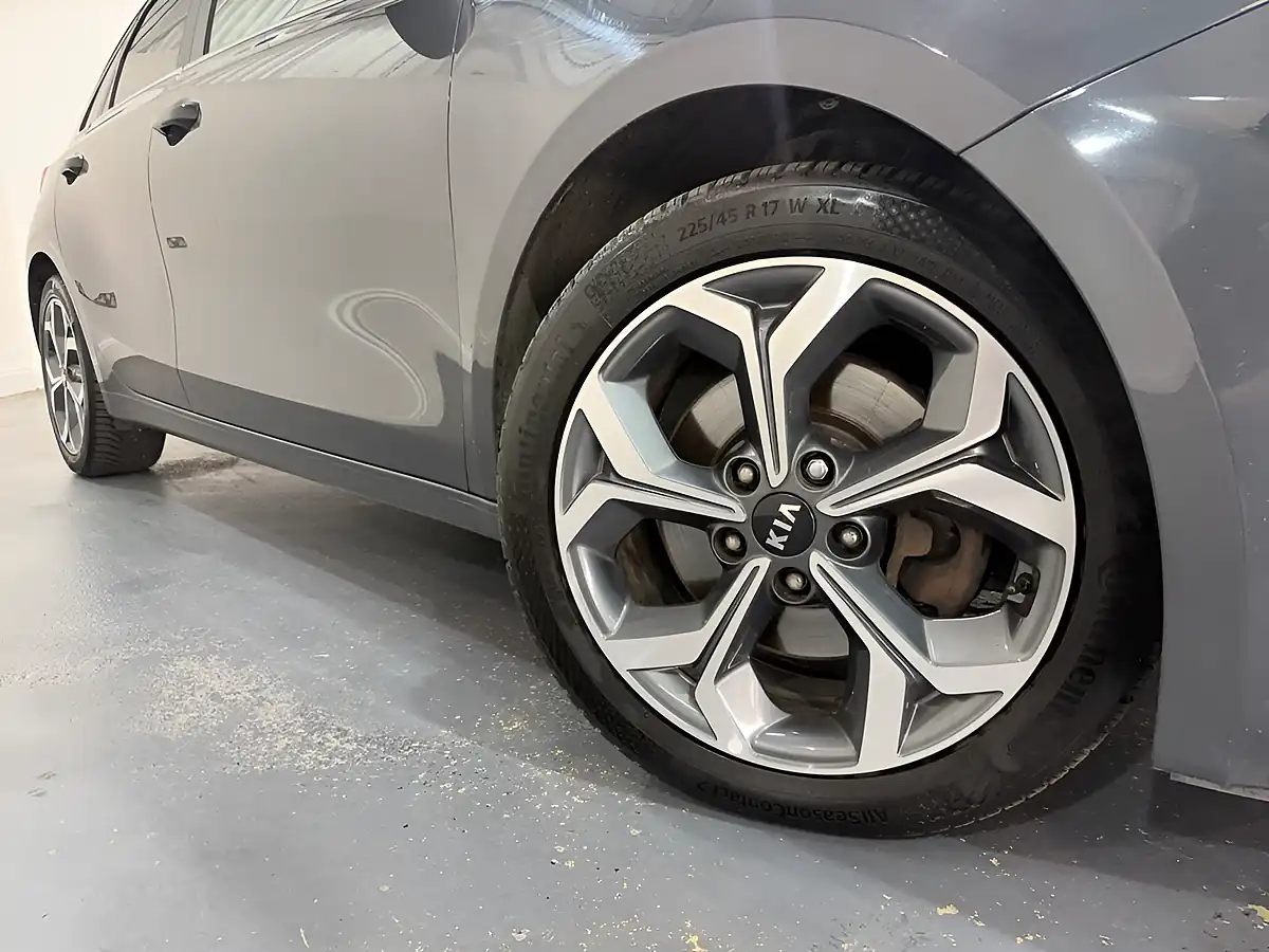 Used 2019 Kia Ceed 3 Grey - Interior and Exterior details 4