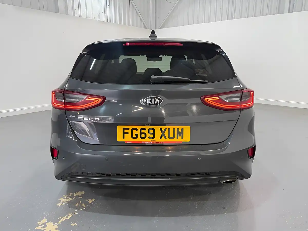 Used 2019 Kia Ceed 3 Grey - Interior and Exterior details 8