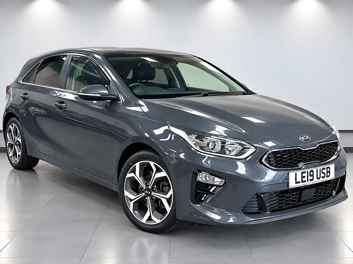 Used 2019 Kia Ceed 3 Grey - Front View