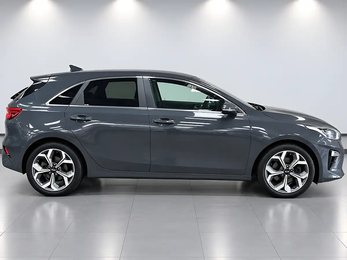 Used 2019 Kia Ceed 3 Grey - Interior and Exterior details 3