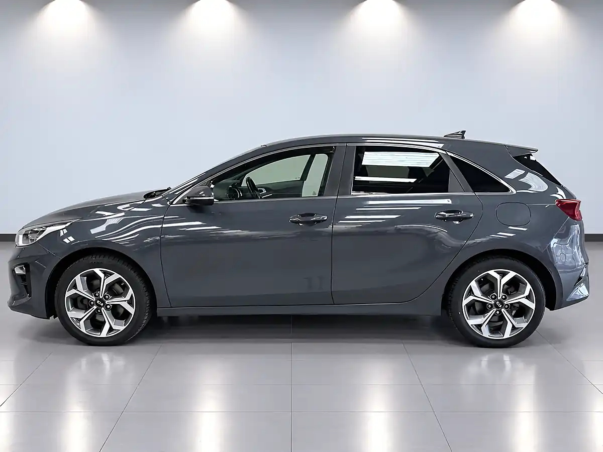 Used 2019 Kia Ceed 3 Grey - Interior and Exterior details 4