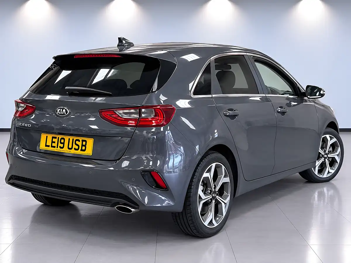 Used 2019 Kia Ceed 3 Grey - Interior and Exterior details 5