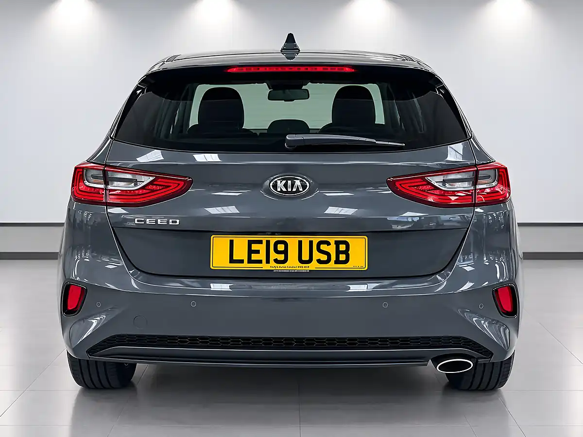 Used 2019 Kia Ceed 3 Grey - Interior and Exterior details 6