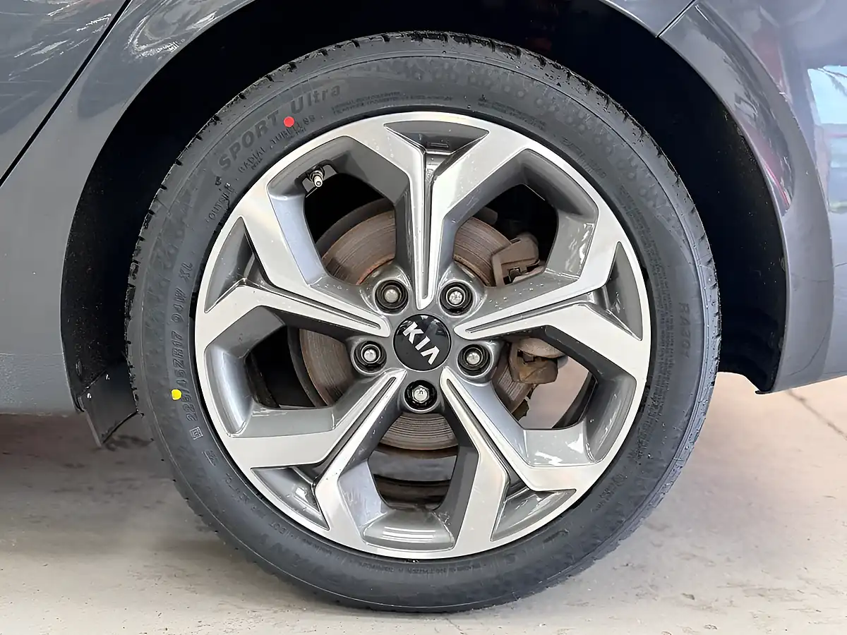 Used 2019 Kia Ceed 3 Grey - Interior and Exterior details 7