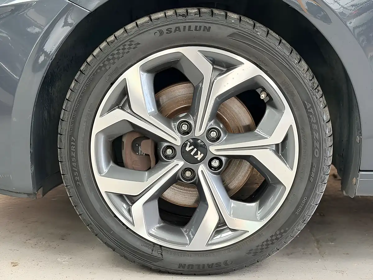 Used 2019 Kia Ceed 3 Grey - Interior and Exterior details 8