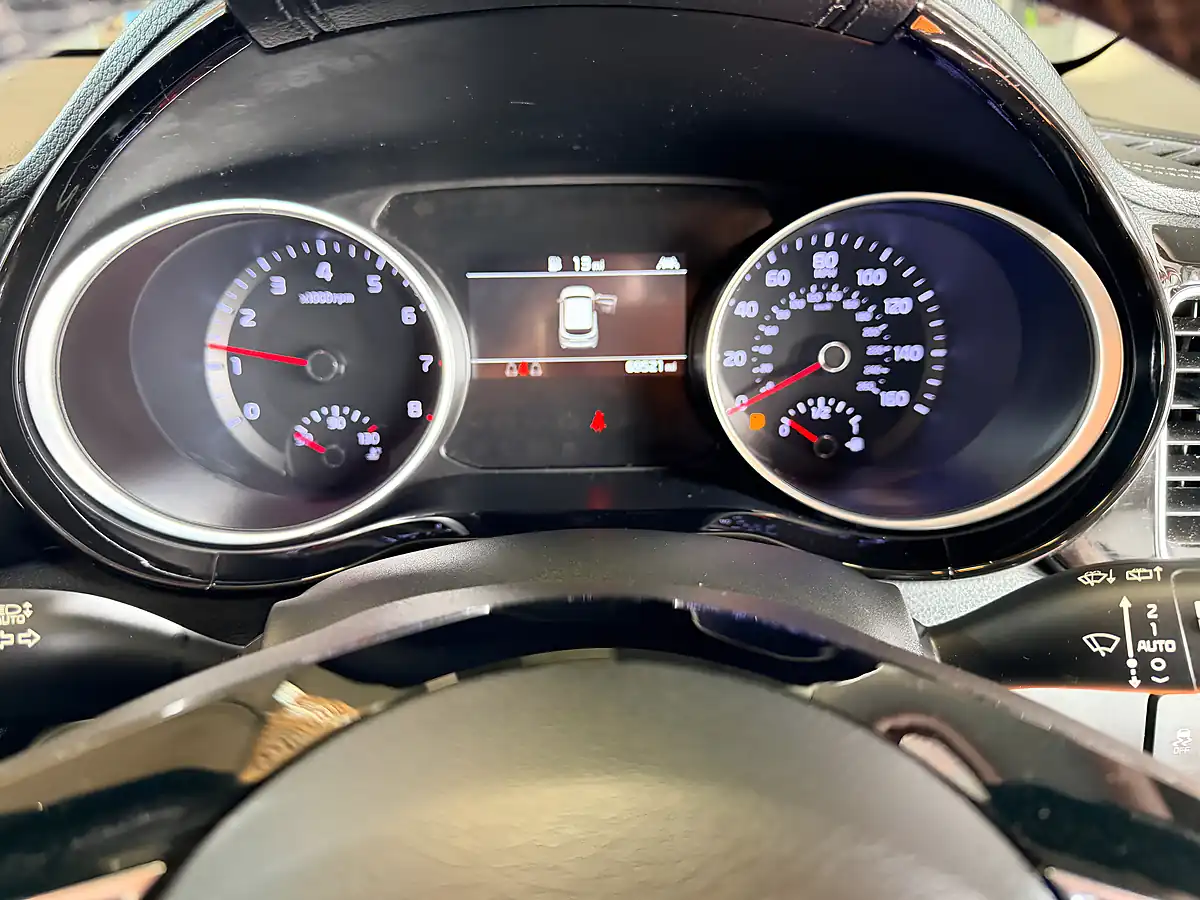 Used 2019 Kia Ceed 3 Red - Interior and Exterior details 13