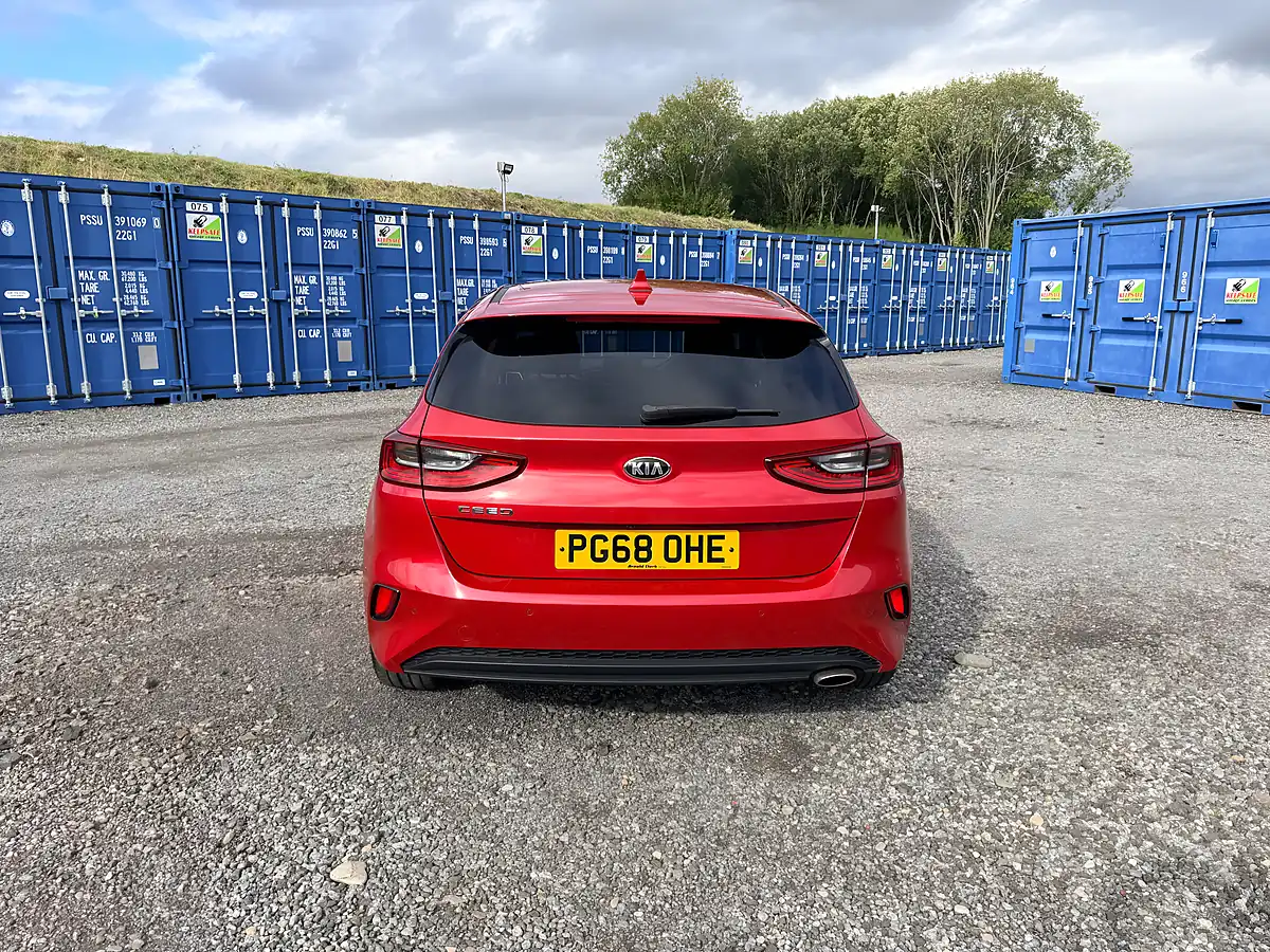 Used 2019 Kia Ceed 3 Red - Interior and Exterior details 19