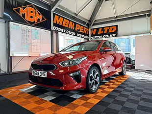 Used 2019 Kia Ceed 3 Red - Interior and Exterior details 3