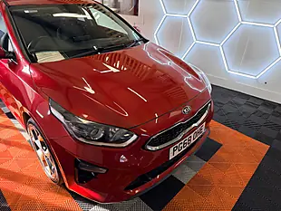 Used 2019 Kia Ceed 3 Red - Interior and Exterior details 8