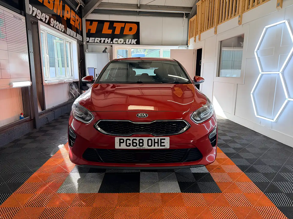 Used 2019 Kia Ceed 3 Red - Interior and Exterior details 9