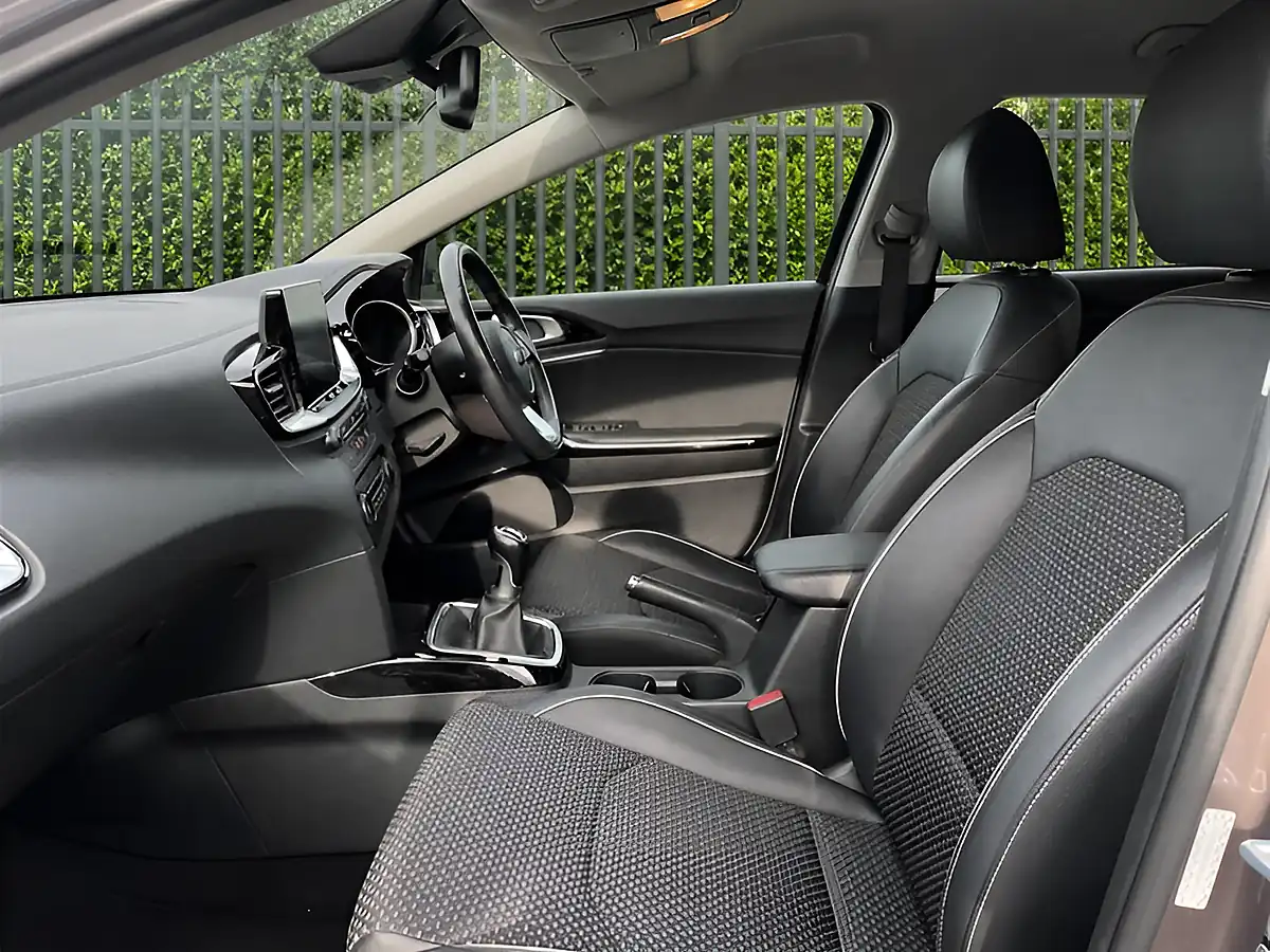 Used 2019 Kia Ceed 3 Sportswagon Grey - Interior and Exterior details 12