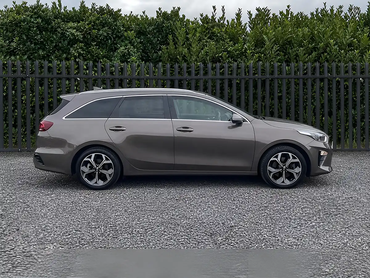 Used 2019 Kia Ceed 3 Sportswagon Grey - Interior and Exterior details 9