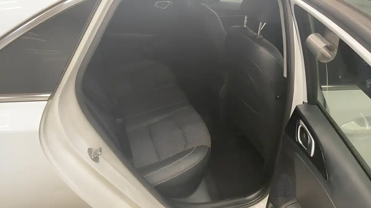 Used 2019 Kia Ceed 3 White - Interior and Exterior details 11