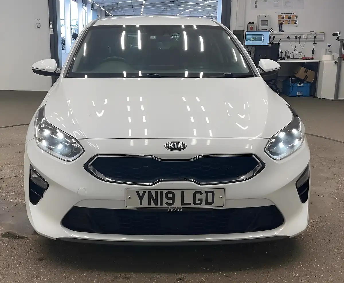 Used 2019 Kia Ceed 3 White - Interior and Exterior details 3