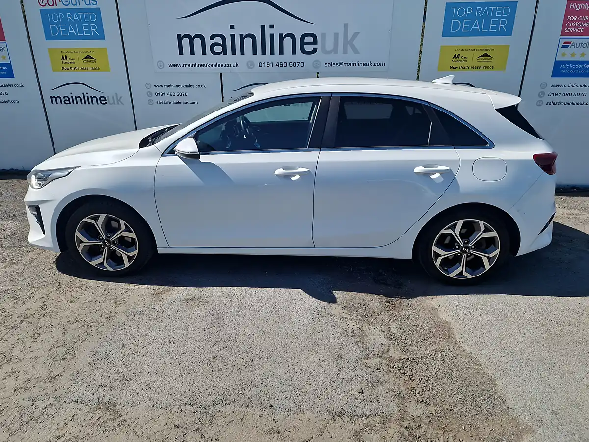 Used 2019 Kia Ceed 3 White - Interior and Exterior details 13