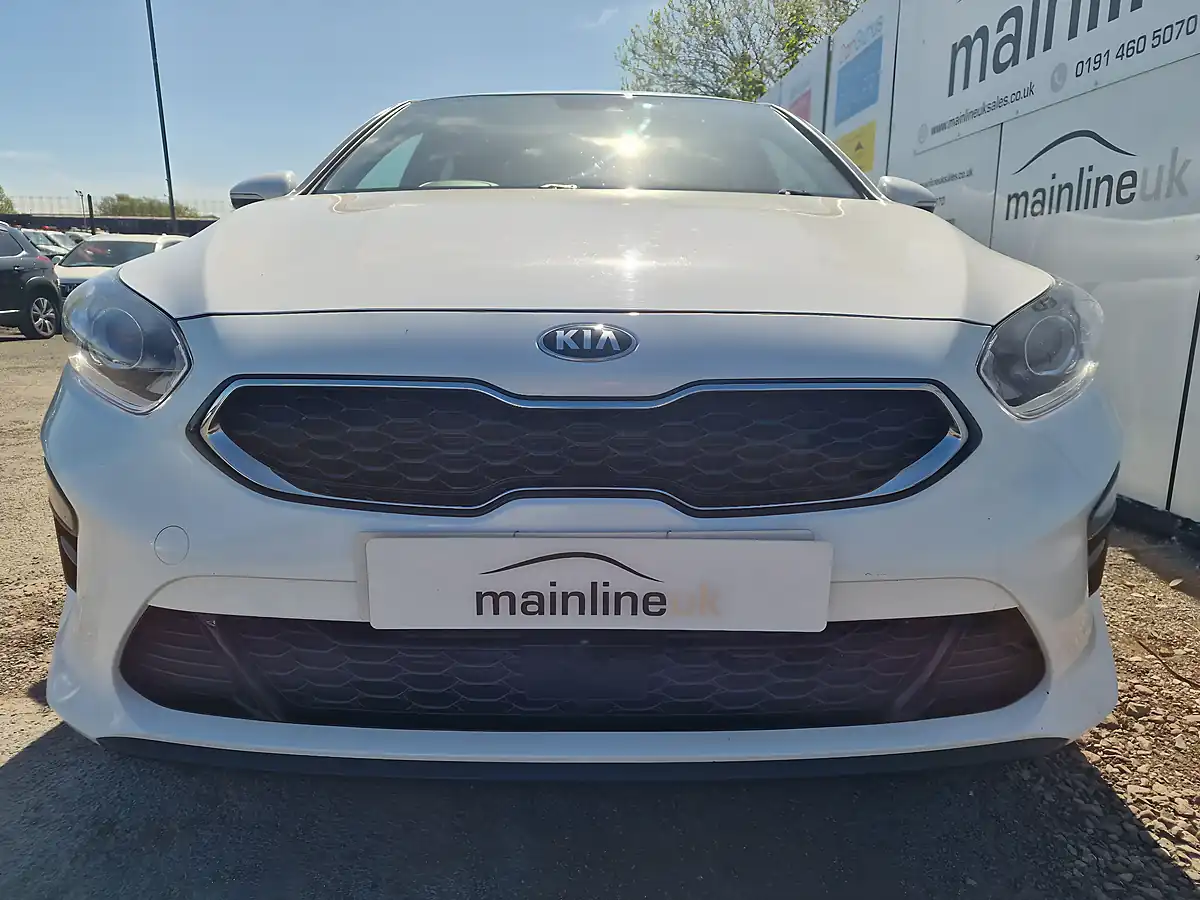 Used 2019 Kia Ceed 3 White - Interior and Exterior details 2
