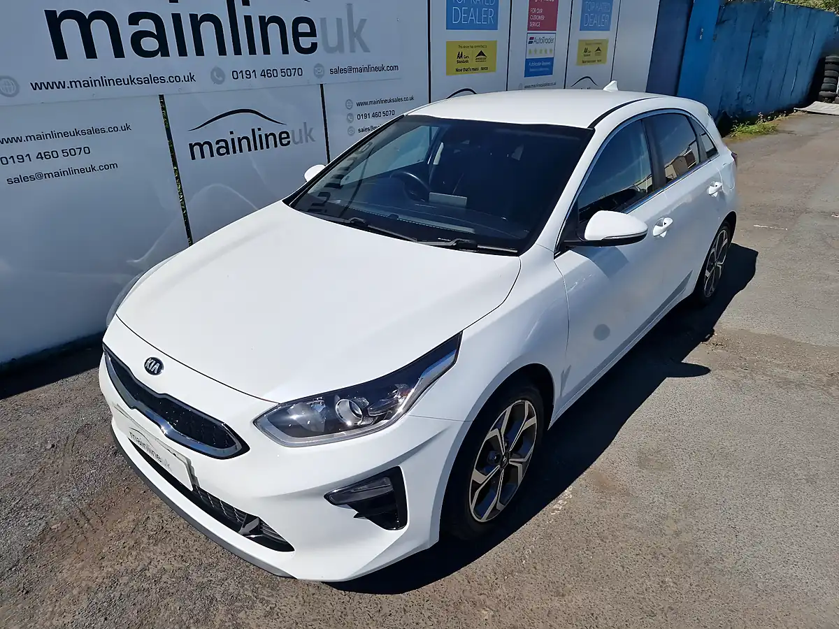 Used 2019 Kia Ceed 3 White - Interior and Exterior details 3