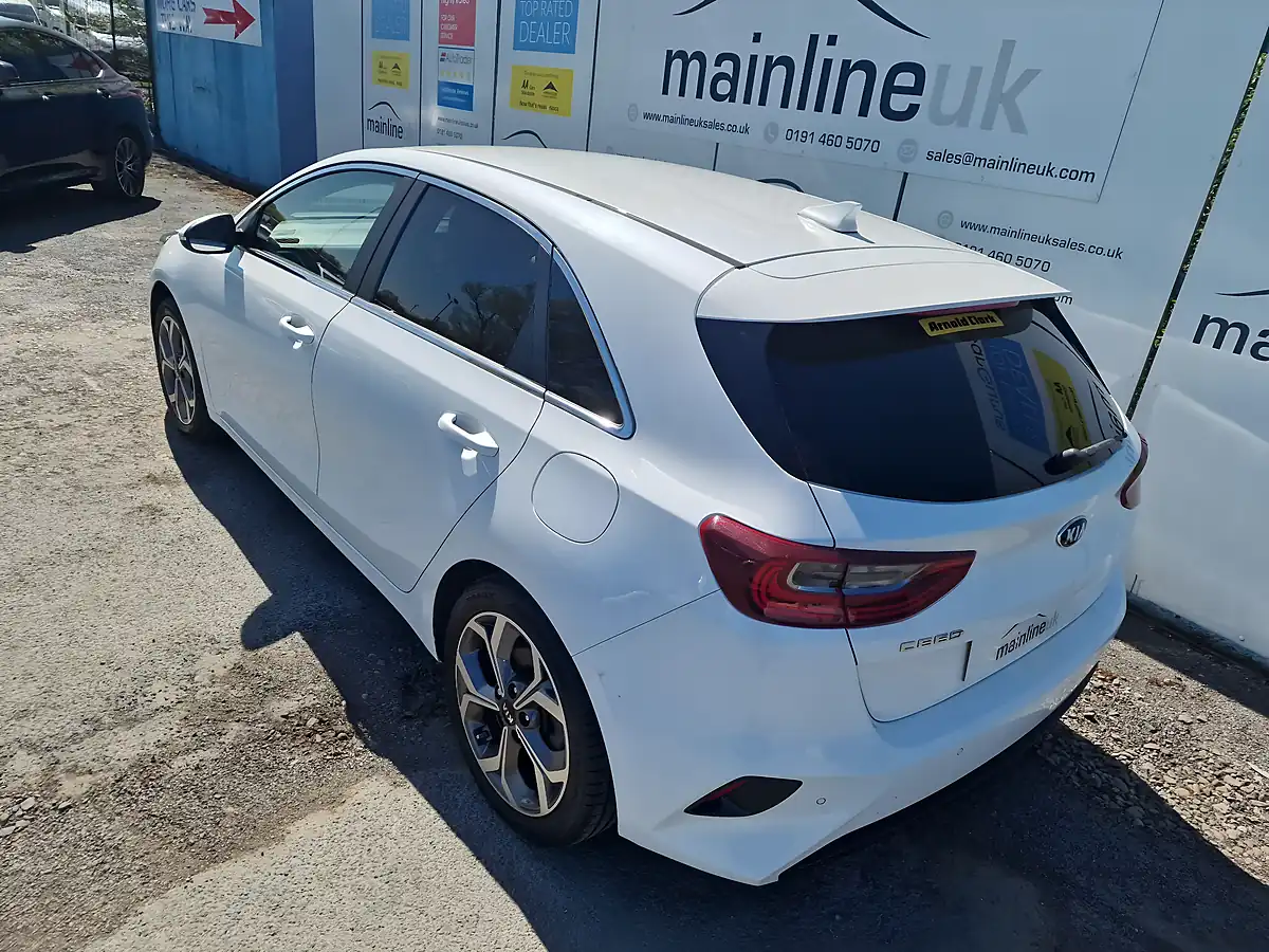 Used 2019 Kia Ceed 3 White - Interior and Exterior details 4