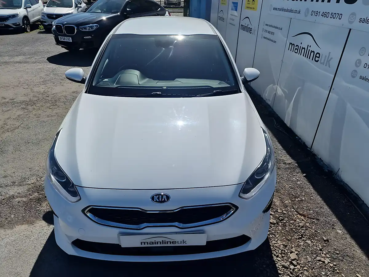 Used 2019 Kia Ceed 3 White - Interior and Exterior details 8