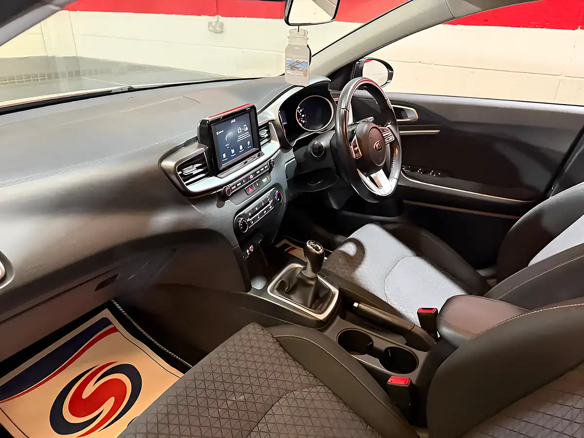 Used 2019 Kia Ceed Eco 2 Black - Interior and Exterior details 11