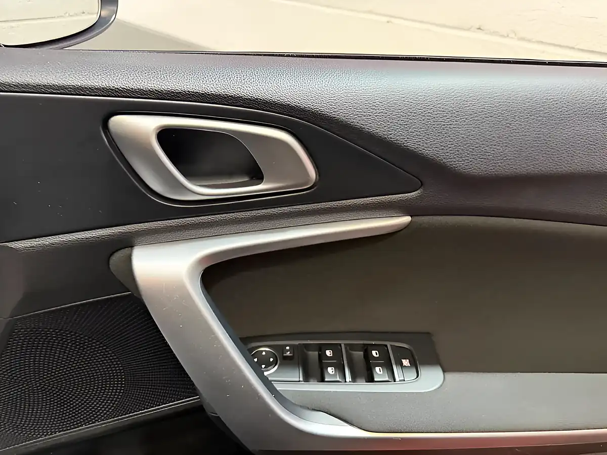 Used 2019 Kia Ceed Eco 2 Black - Interior and Exterior details 14