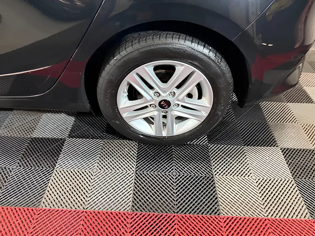 Used 2019 Kia Ceed Eco 2 Black - Interior and Exterior details 15