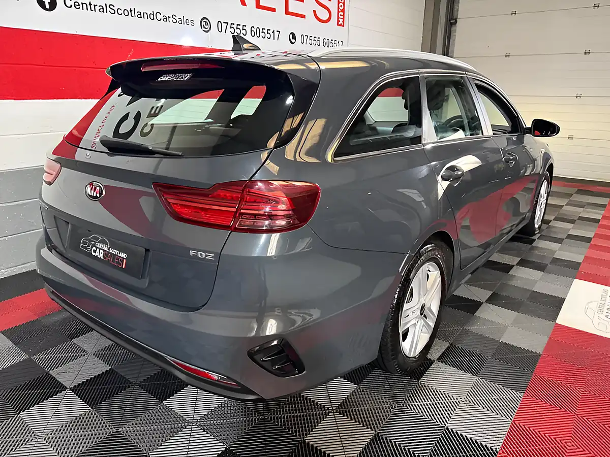Used 2019 Kia Ceed Eco 2 Grey - Interior and Exterior details 11