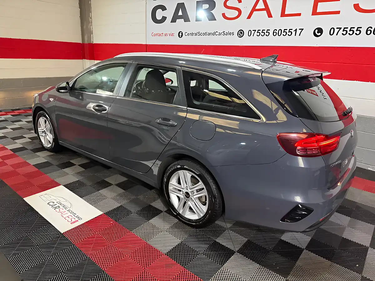 Used 2019 Kia Ceed Eco 2 Grey - Interior and Exterior details 3