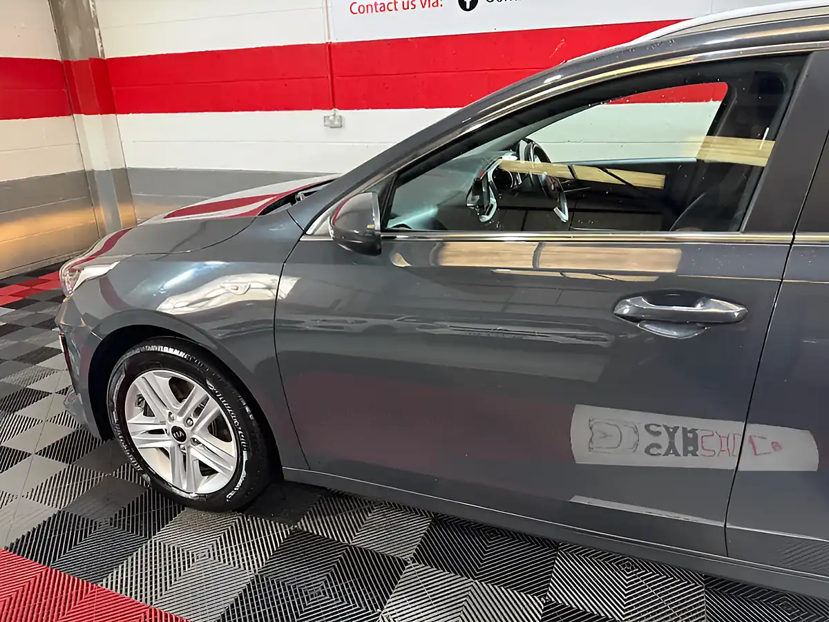 Used 2019 Kia Ceed Eco 2 Grey - Interior and Exterior details 4