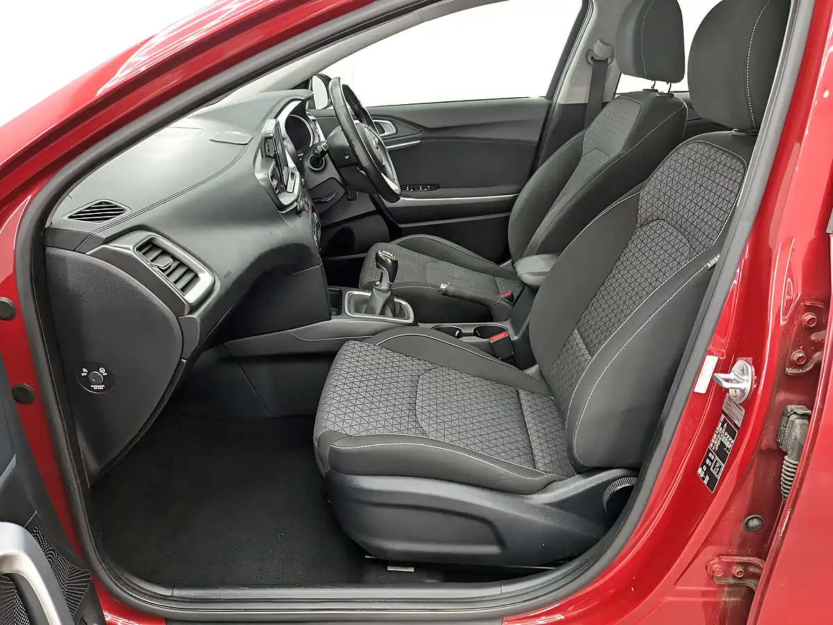 Used 2019 Kia Ceed Eco 2 Red - Interior and Exterior details 14