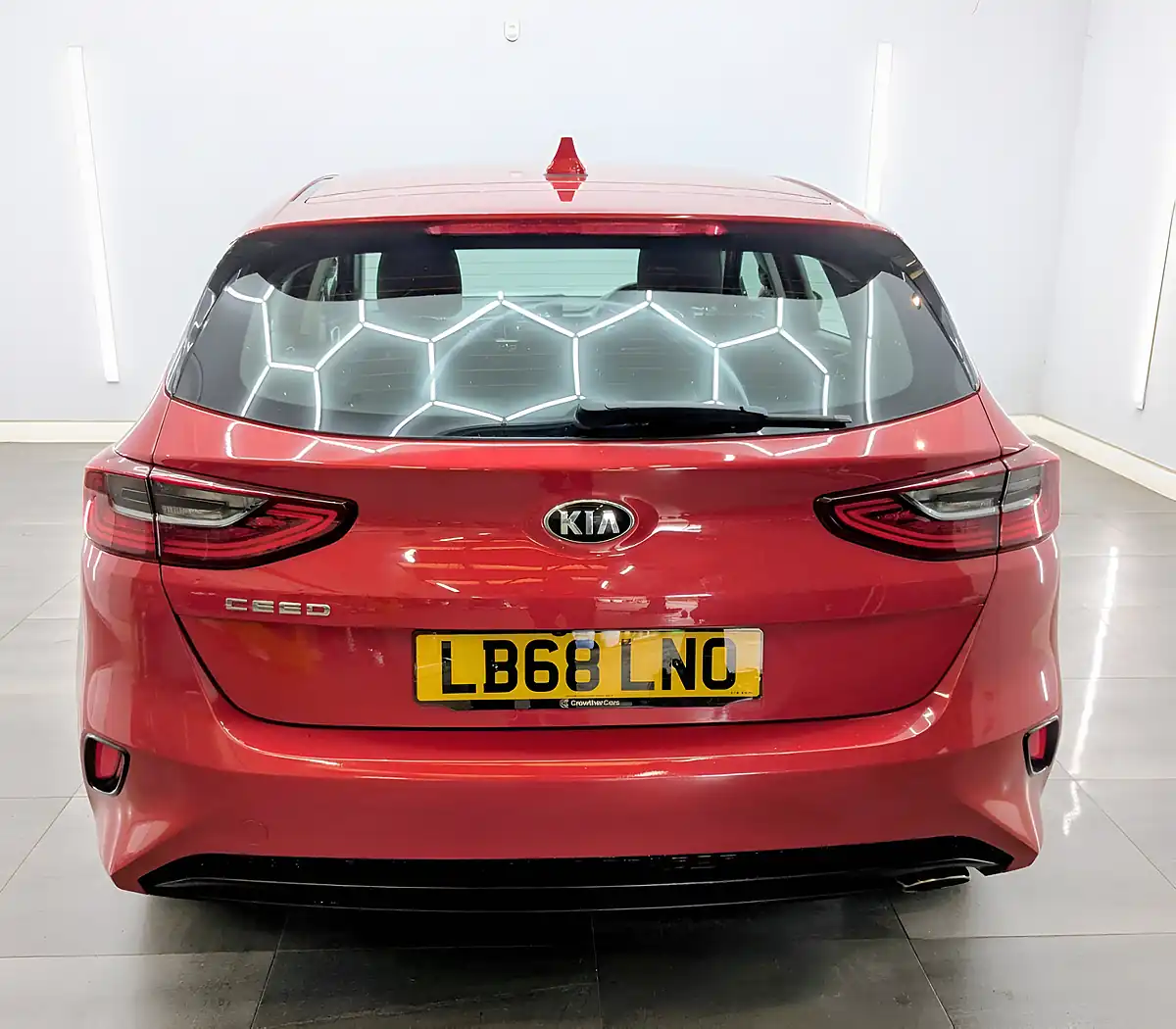 Used 2019 Kia Ceed Eco 2 Red - Interior and Exterior details 7