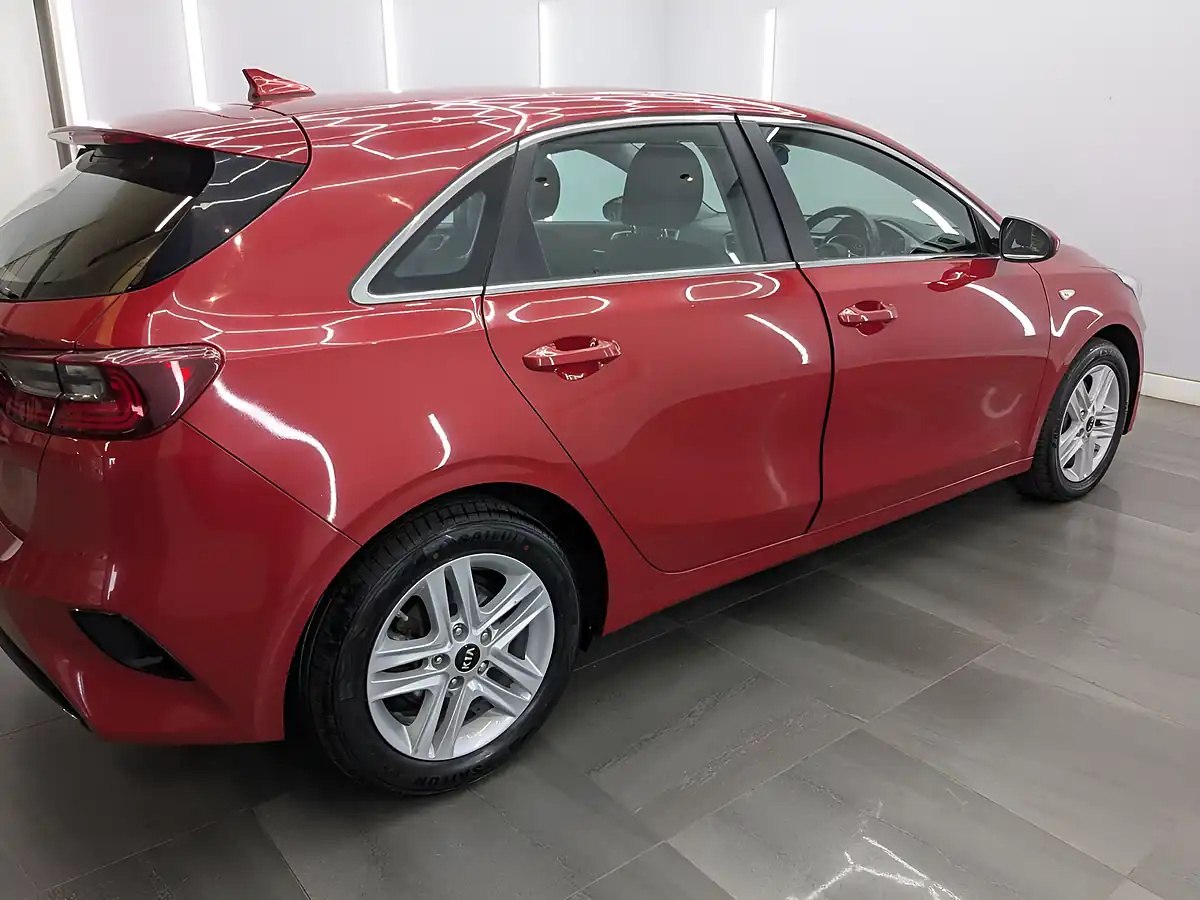 Used 2019 Kia Ceed Eco 2 Red - Interior and Exterior details 8