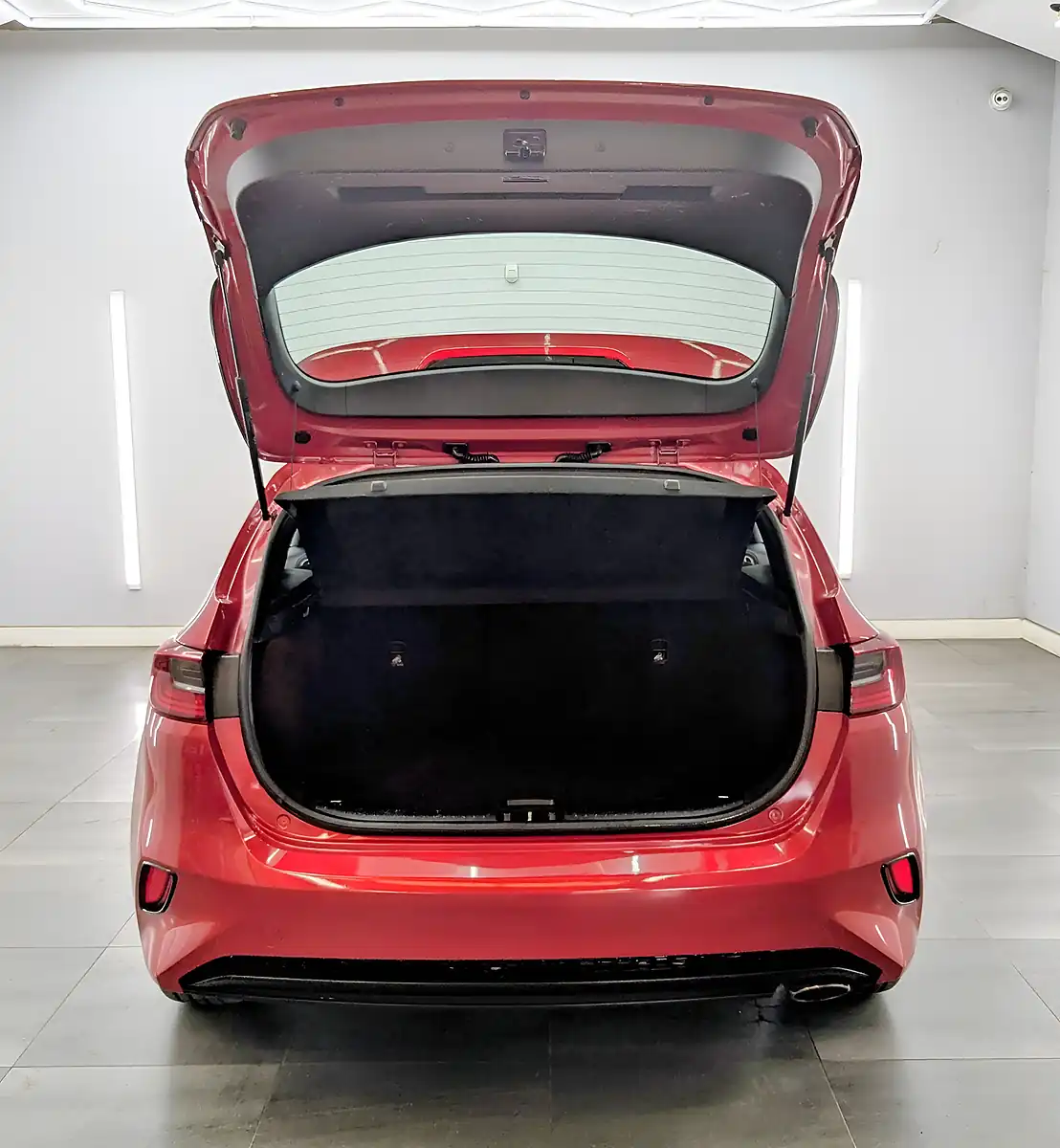 Used 2019 Kia Ceed Eco 2 Red - Interior and Exterior details 9