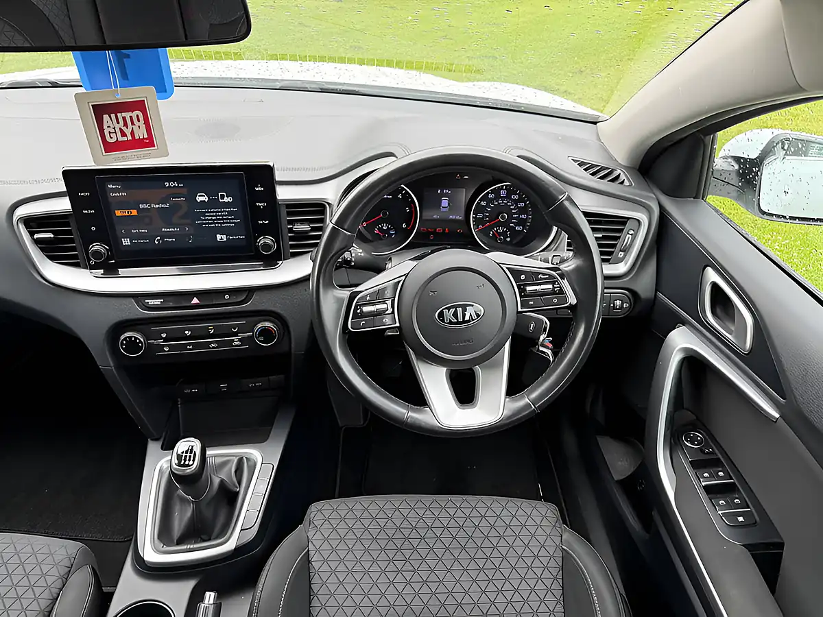 Used 2019 Kia Ceed Eco 2 Sportswagon White - Interior and Exterior details 11