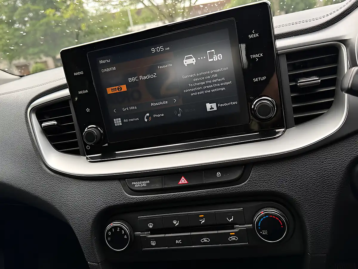 Used 2019 Kia Ceed Eco 2 Sportswagon White - Interior and Exterior details 17