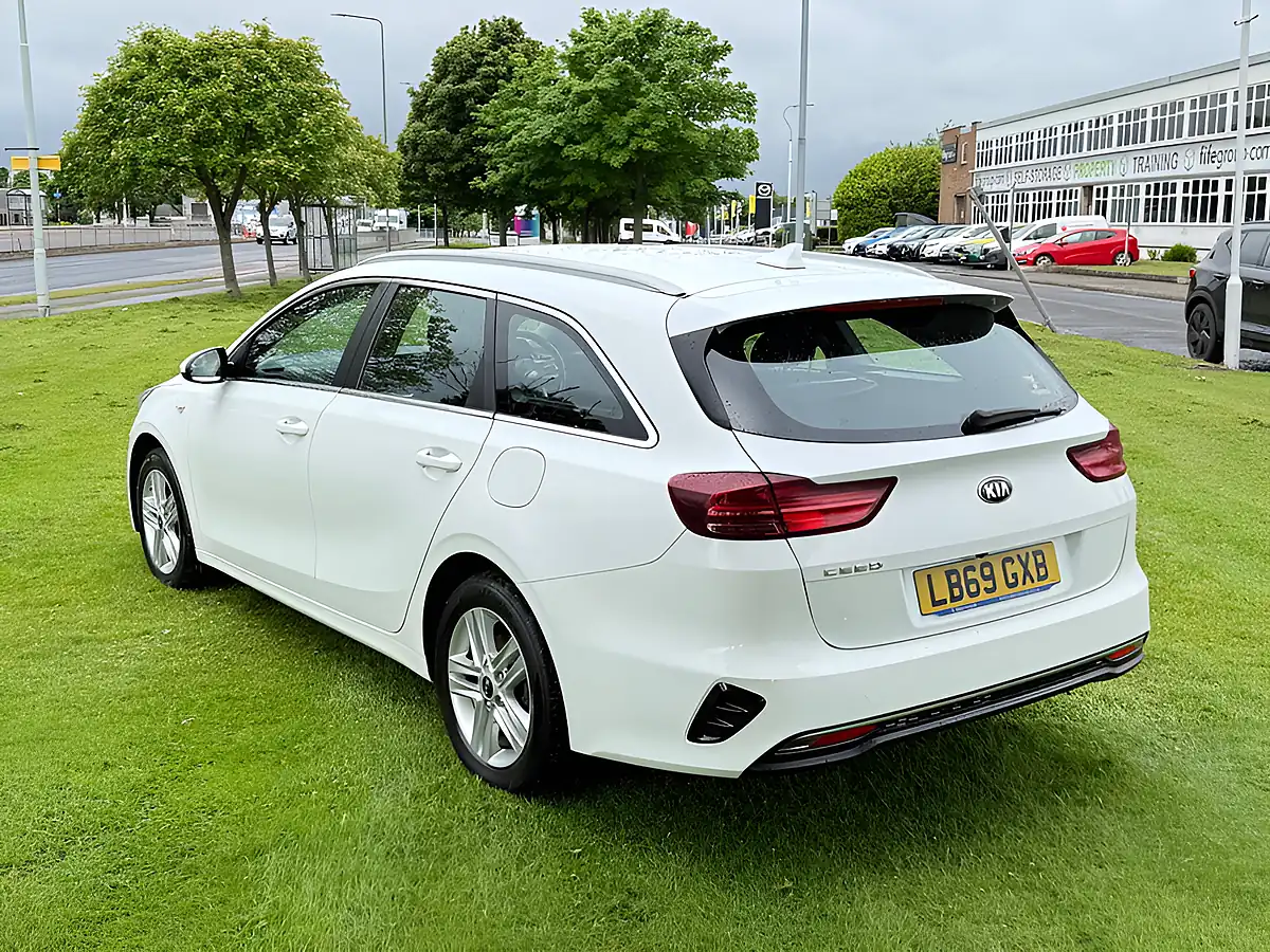 Used 2019 Kia Ceed Eco 2 Sportswagon White - Interior and Exterior details 4