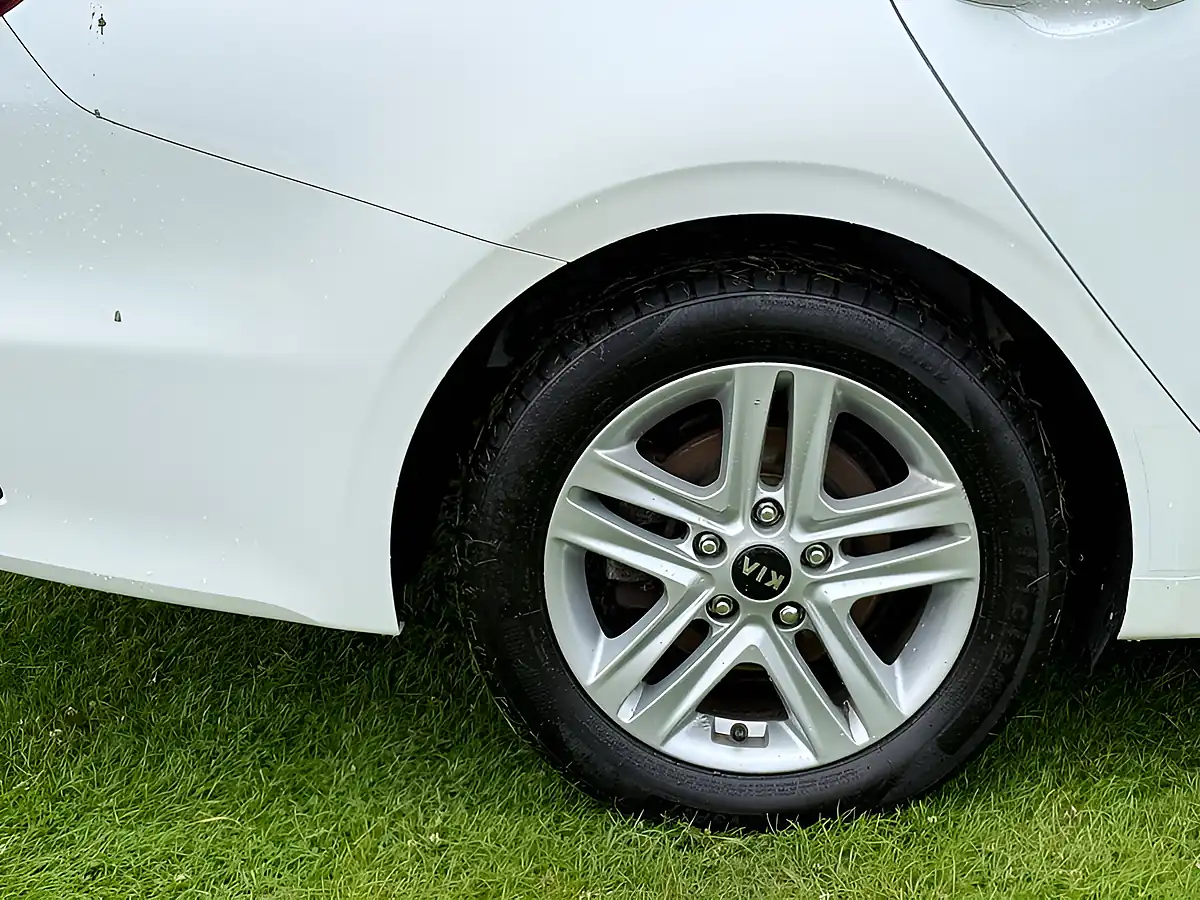 Used 2019 Kia Ceed Eco 2 Sportswagon White - Interior and Exterior details 8