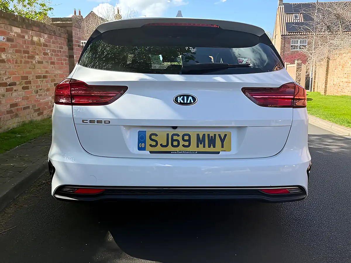 Used 2019 Kia Ceed Eco 2 Sportswagon White - Interior and Exterior details 16