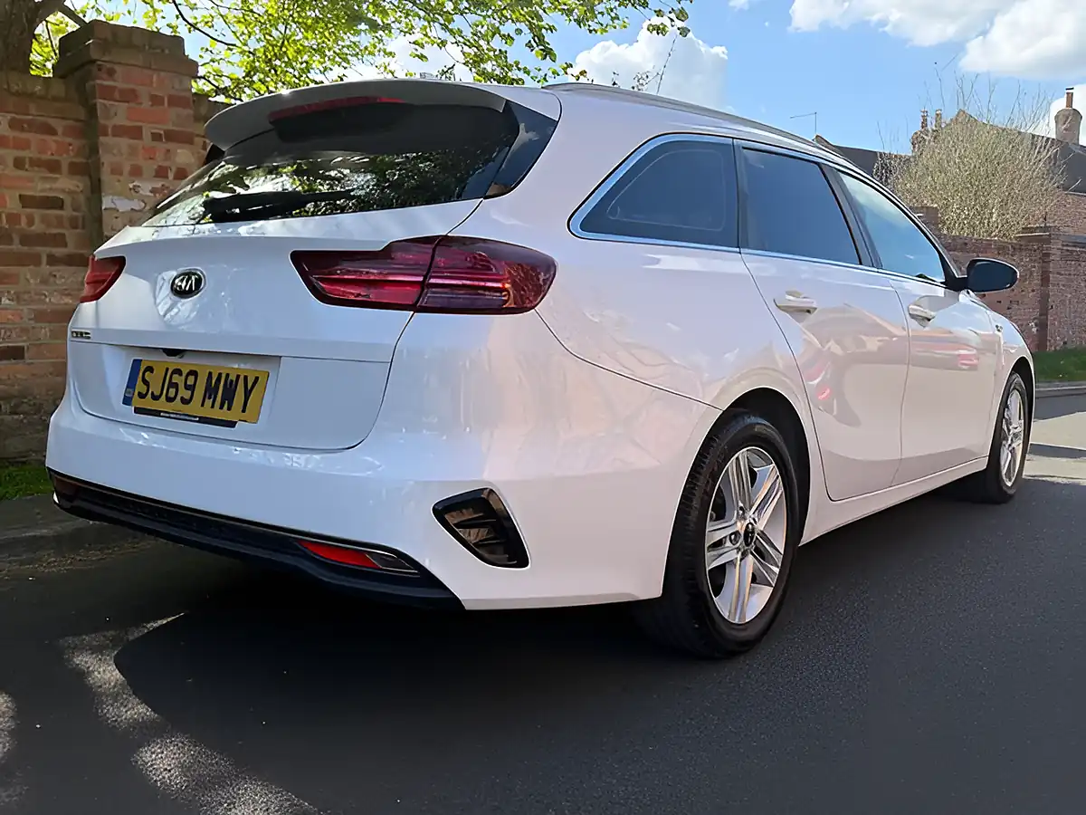 Used 2019 Kia Ceed Eco 2 Sportswagon White - Interior and Exterior details 4