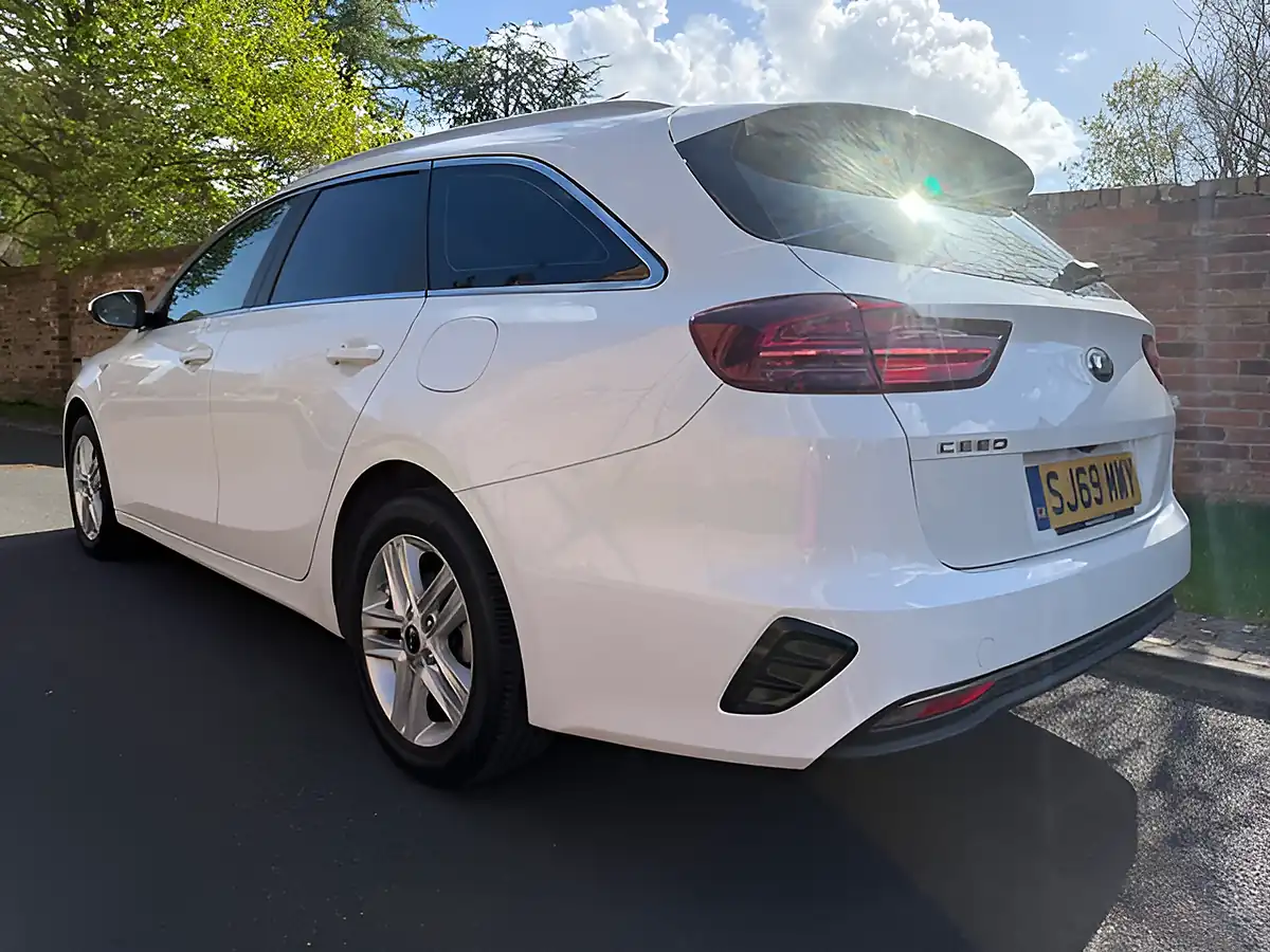 Used 2019 Kia Ceed Eco 2 Sportswagon White - Interior and Exterior details 5
