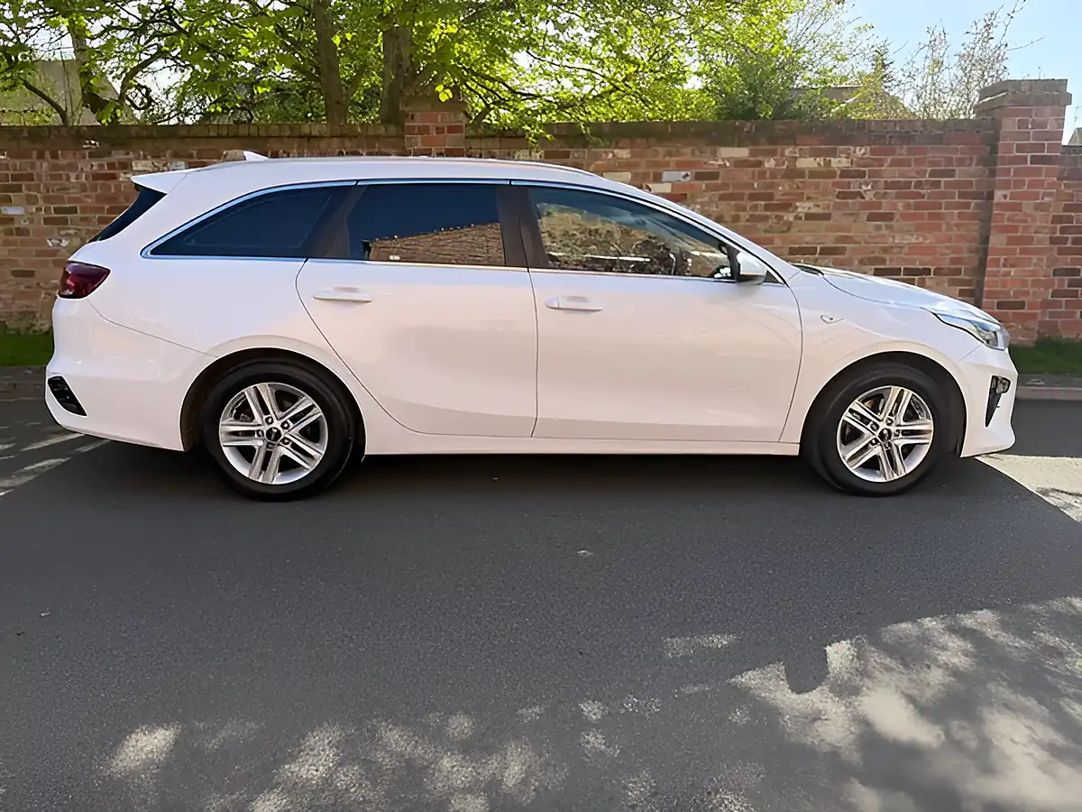 Used 2019 Kia Ceed Eco 2 Sportswagon White - Interior and Exterior details 7